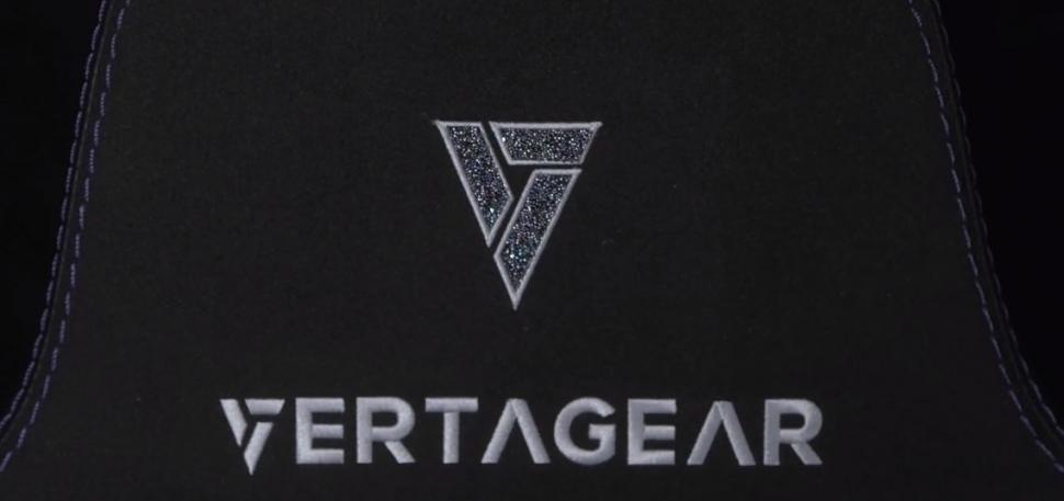Logo Vertagear dilapisi dengan kristal dari Swarovski. (Vertagear)